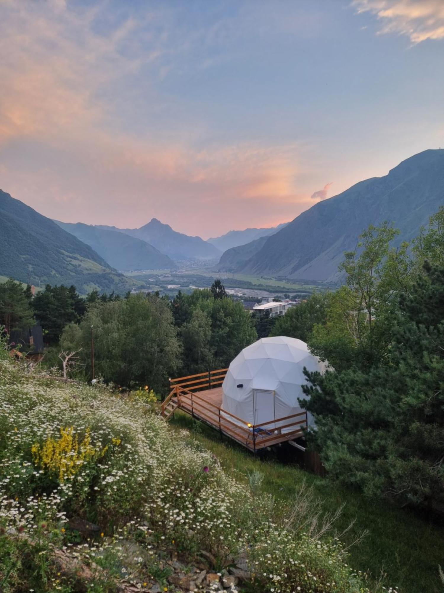 Hotel Elia Glamping Kazbegi Exterior foto
